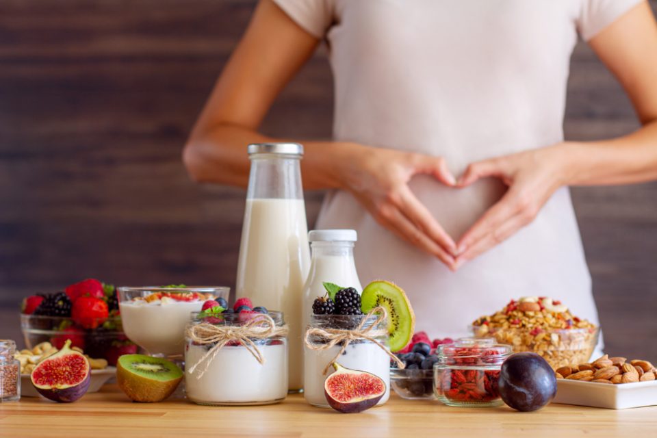 woman eating healthy